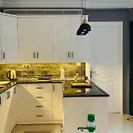 דירה Sisli Osmanbey Taksim Large Terrace, Quietness And Space איסטמבול